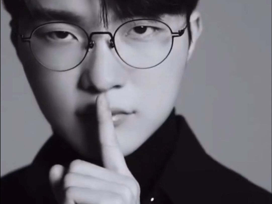 EDG 玩家指责 s1mon 不专业 – 粉丝泄露 Smoggy 的个人数据