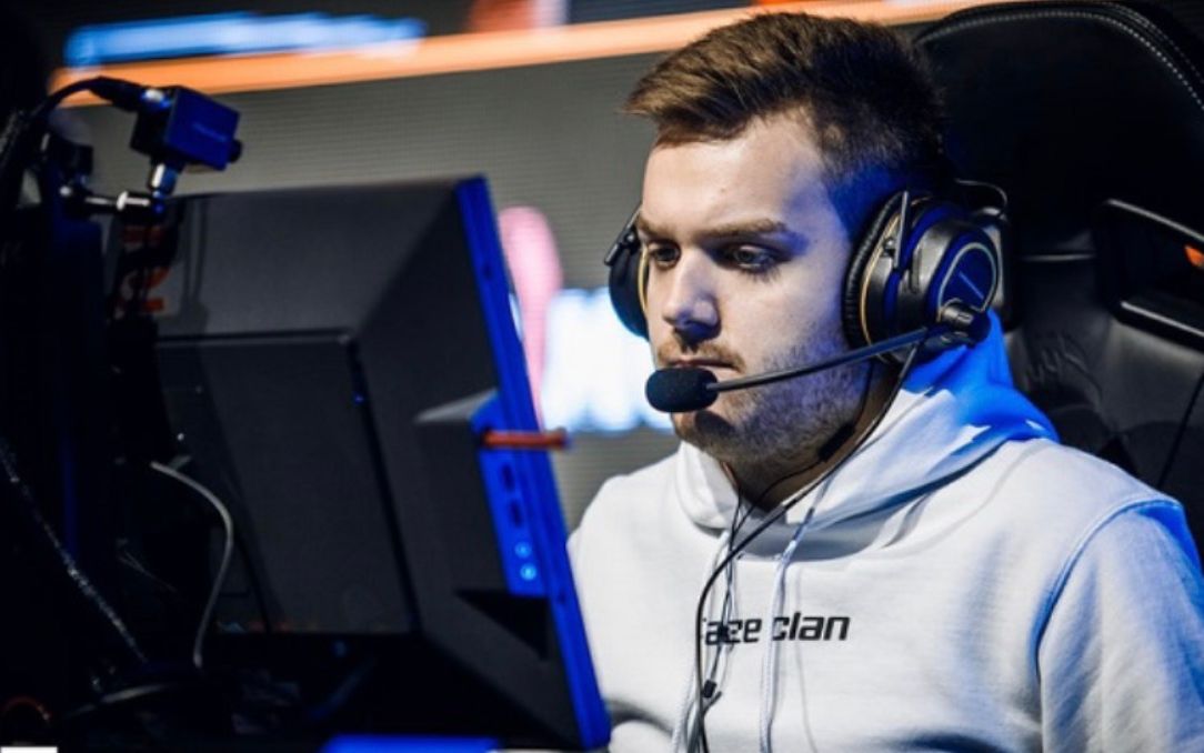 新一代补刀之王？Haichao Tsar贡献了0-1-0的数据， EDward Gaming 压制并取得了赛点