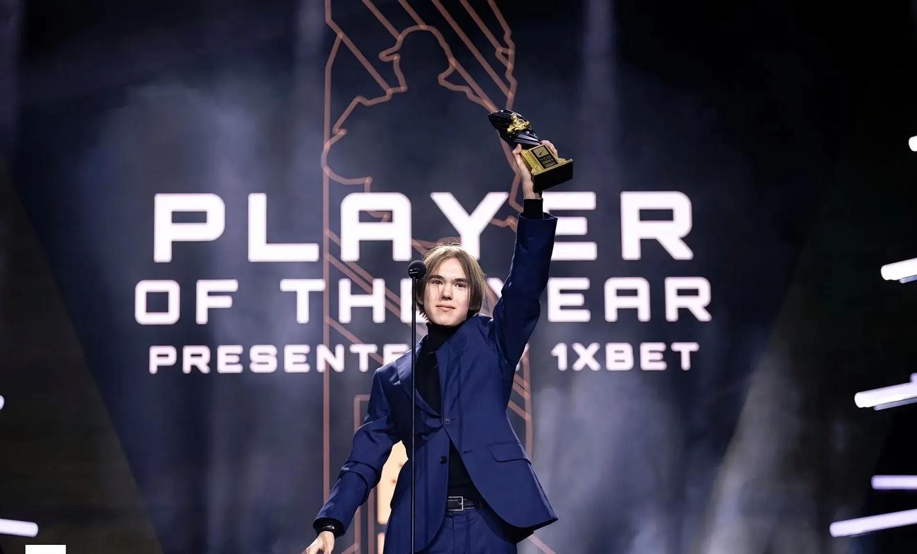 在今日EDG对阵UP的比赛中，Meiko使用娜美达成了在LPL的第7500次助攻，LPL第1位达成该成就的选手，恭喜Meiko！